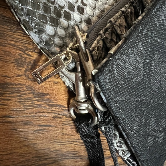 Guess small wallet - Picture 8 of 9